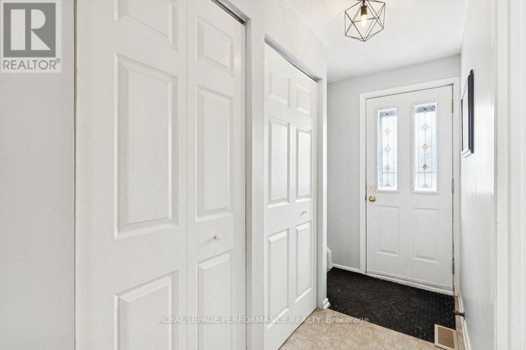 29402073/48-423c-woodfield-drive/tanglewood/ottawa/ontario/K2G4B7_2