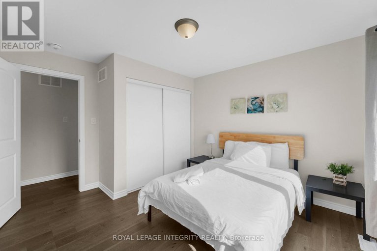 28643913/724-vennecy-terrace/orleans-village/ottawa/ontario/K1W0N3_24