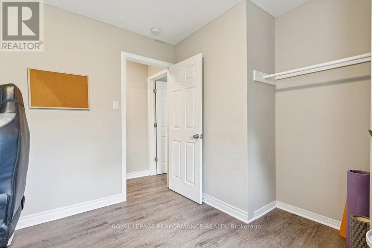 28585598/74-4634-cosmic-place/pineview/ottawa/ontario/K1B4R8_25