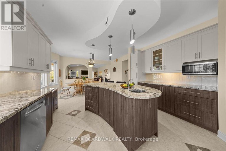 29641184/1210-barnett-drive/cumberland-village/ottawa/ontario/K4C1C7_6