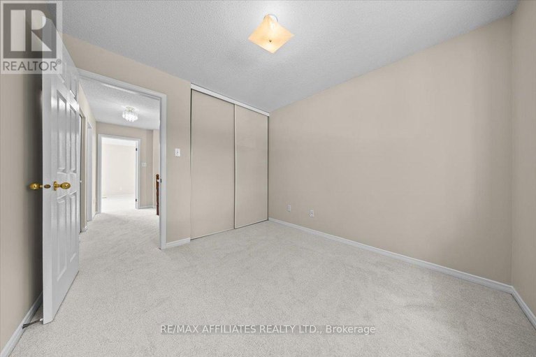 28647317/1510-duplante-avenue/fallingbrookpineridge/ottawa/ontario/K4A3Y8_25