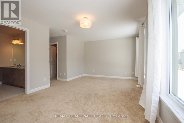 29643947/74-michael-stoqua-street/cfb-rockcliffe-and-area/ottawa/ontario/K1K5A2_15