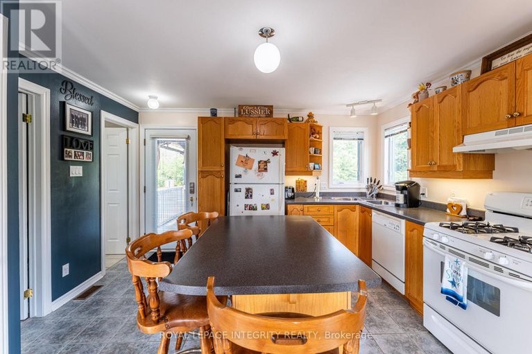 29405872/14977-country-rd-2-road/south-stormont-osnabruck-twp/south-stormont/ontario/K0C1M0_5