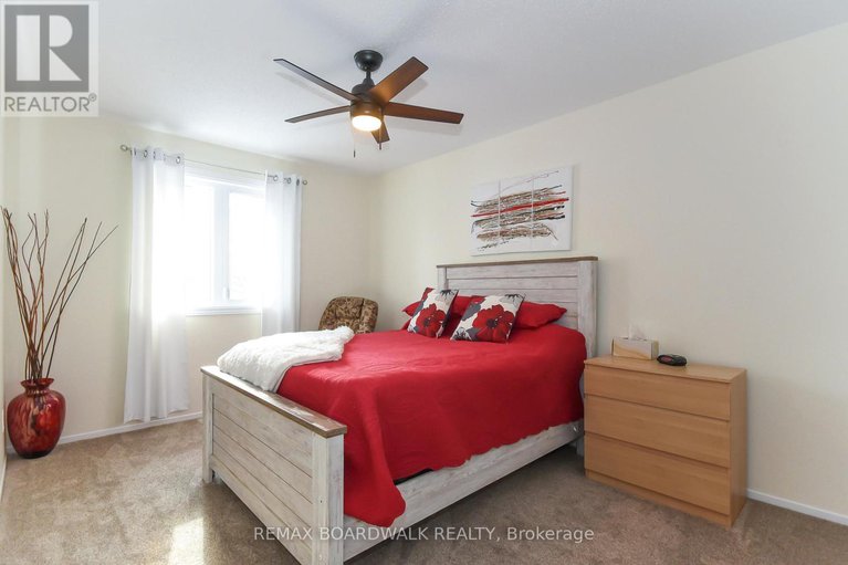 29379772/67-406-valade-crescent/fallingbrookpineridge/ottawa/ontario/K4A2W2_17