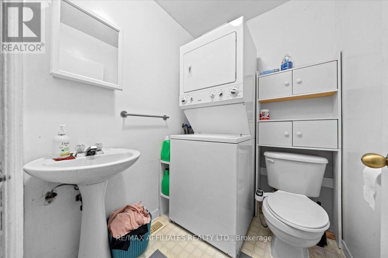 28601010/310-shakespeare-street/vanier/ottawa/ontario/K1L5M2_14