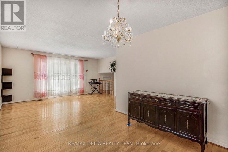 28836365/6321-fortune-drive/convent-glen-north/ottawa/ontario/K1C2A4_4