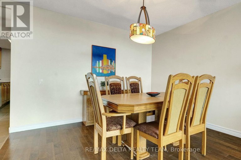 29672097/1001-555-brittany-drive/viscount-alexander-park/ottawa/ontario/K1K4C5_10