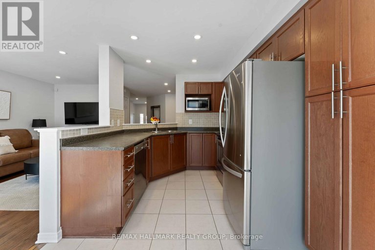 28985545/104-esterbrook-drive/mer-bleuebradley-estatesanderson-park/ottawa/ontario/K1W0A9_16