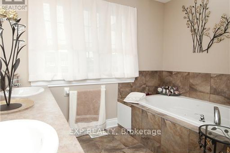 28390179/6793-breanna-cardill-street/greely/ottawa/ontario/K4P0C3_14