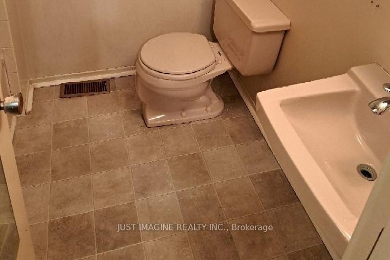 29006055/226-old-colony-road/glencairnhazeldean/ottawa/ontario/K2L1M7_10