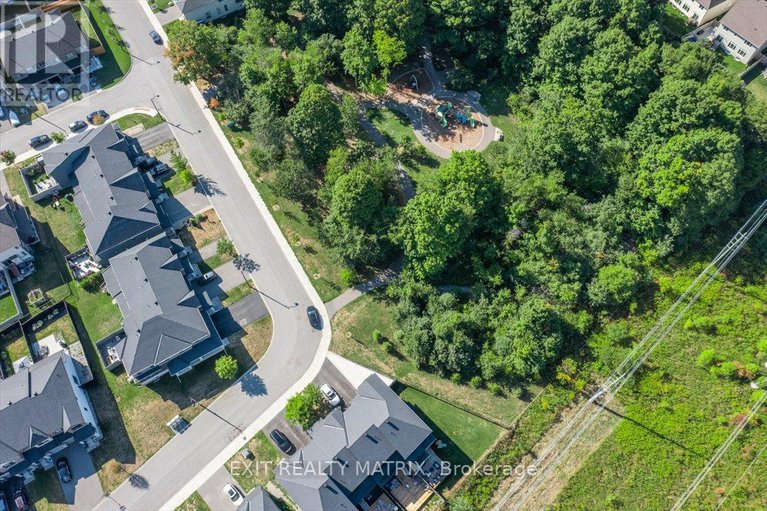29118512/641-putney-crescent/stittsville-south/ottawa/ontario/K2S2N7_33