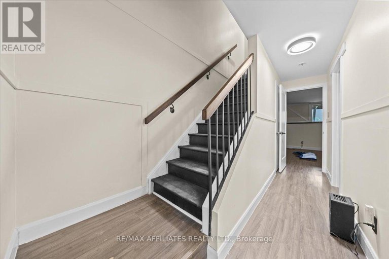 29001159/a-6643-bilberry-drive/convent-glen-north/ottawa/ontario/K1C4N5_15