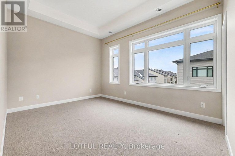 29126395/842-ralph-hennesy-avenue/riverside-southgloucester-glen/ottawa/ontario/K1X0E4_17