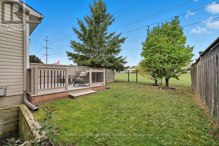 28906811/2018-winsome-terrace/fallingbrookgardenway-south/ottawa/ontario/K4A4Y4_40