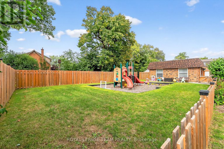 28827776/9-moorside-private/carleton-heights/ottawa/ontario/K2C3P4_33