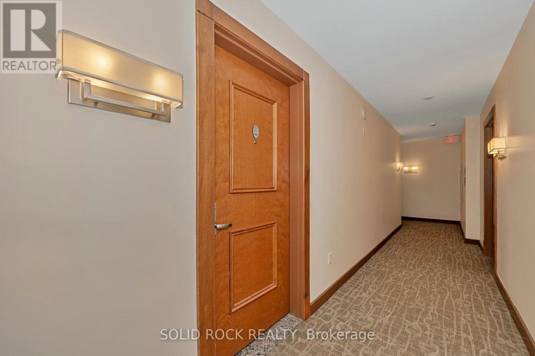 28361578/306-195-besserer-n/sandy-hill/ottawa/ontario/K1N0B6_5