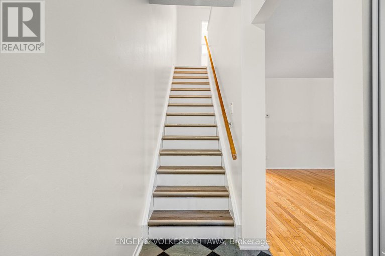 29096512/933-greenbriar-avenue/carleton-heights/ottawa/ontario/K2C0J8_16