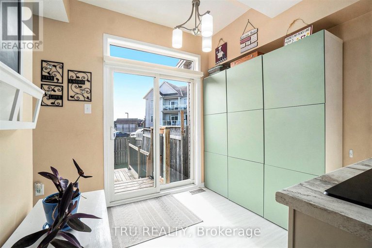 28989058/214-arrita-street-e/emerald-meadowstrailwest/ottawa/ontario/K2S0J7_14