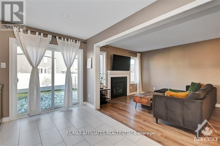 28578072/514-broadleaf-street/avalon-west/ottawa/ontario/K4A1A4_5