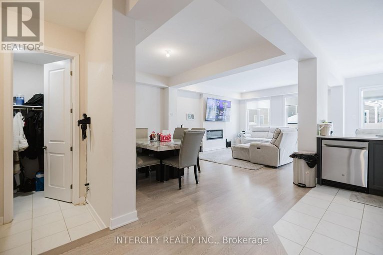 29302038/124-hackamore-crescent/goulbourn-twp-from-franktown-rdsouth-to-rideau/ottawa/ontario/K0A2Z0_7