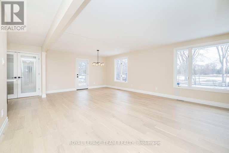 28822085/1245-fairway-drive/manotick-south-to-roger-stevens/ottawa/ontario/K4M1B3_5