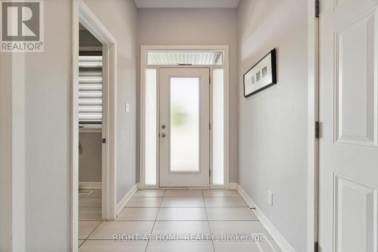 28494301/259-joshua-street/mer-bleuebradley-estatesanderson-park/ottawa/ontario/K0A2Y0_4