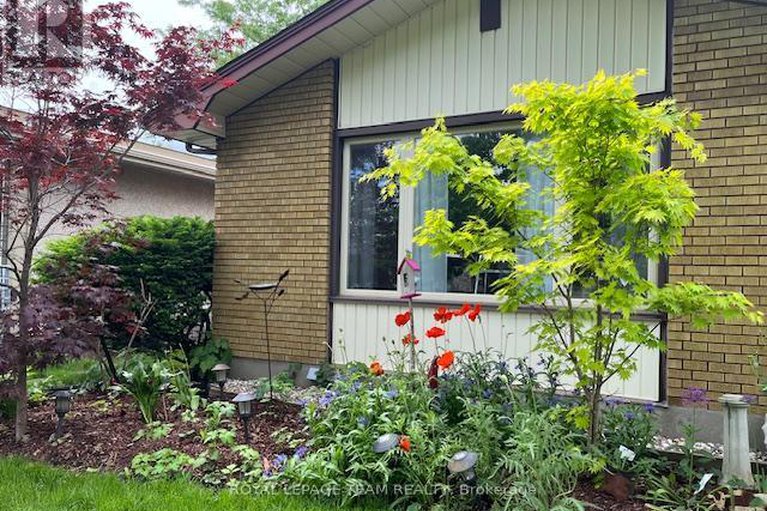 28310189/970-parkhurst-boulevard/mckellar-heightsglabar-park/ottawa/ontario/K2A3M9_3