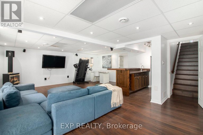 29033122/234-sandra-crescent/town-of-rockland/clarence-rockland/ontario/K4K1R6_24