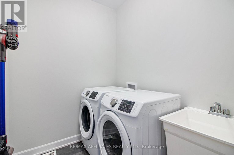 28460427/129-lyon-street/embrun/russell/ontario/K0A1W0_17