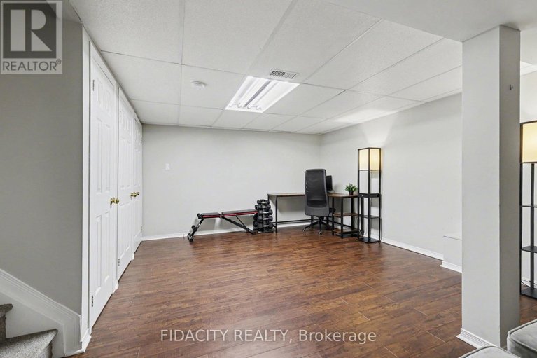 29655709/1-kathleen-crescent/stittsville-central/ottawa/ontario/K2S1L6_27