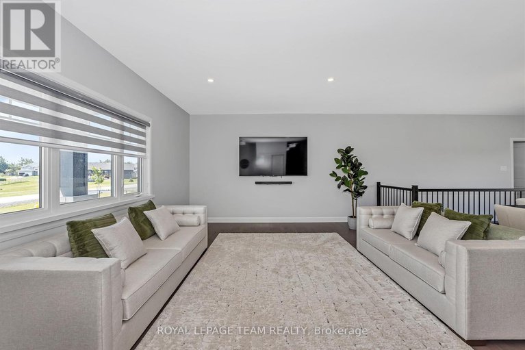 28510378/17-isobel-mcewan-street/mcnabbraeside-twps/mcnabbraeside/ontario/K7S3G8_9