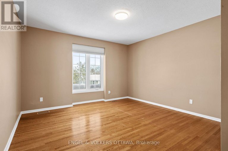 29330205/1336-cahill-drive/south-keys/ottawa/ontario/K1V7K4_27