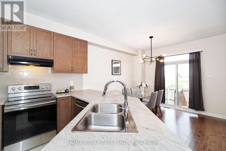 28873096/224-don-brown-private/emerald-meadowstrailwest/ottawa/ontario/K2M0M6_16