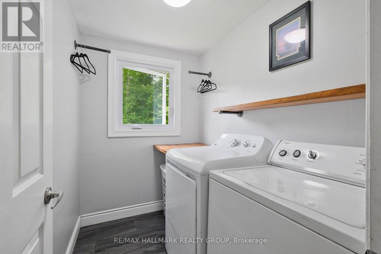 28552102/1430-royal-maple-drive/cumberland-ridge/ottawa/ontario/K4C1B5_29