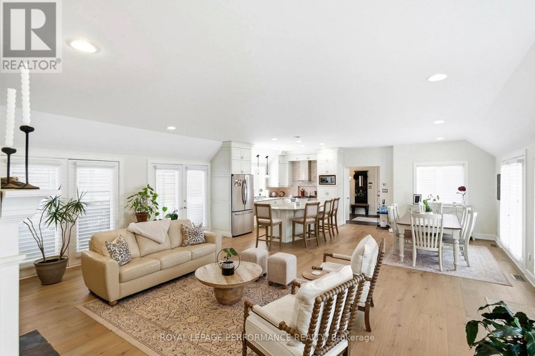 29401324/18537-stonehouse-point-road/south-glengarry-charlottenburgh-twp/south-glengarry/ontario/K6H5R5_16