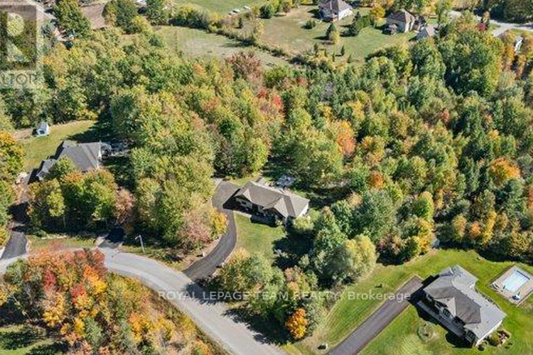 29392991/524-osmond-daley-drive/huntley-ward-south-east/ottawa/ontario/K0A1L0_48