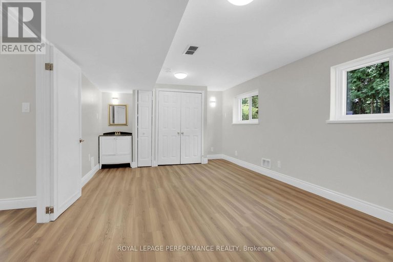 28826088/16-wareham-street/bells-corners/ottawa/ontario/K2H6P8_15