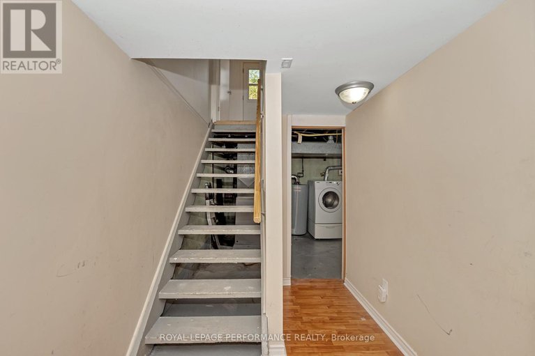 28502745/622-borthwick-avenue/castle-heightsrideau-high/ottawa/ontario/K1K2L9_32