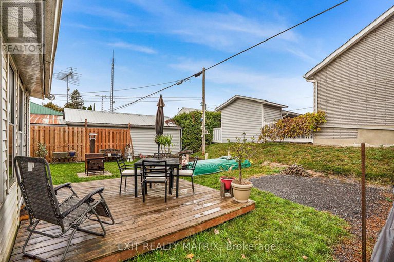 29015888/17-victoria-street-w/alexandria/north-glengarry/ontario/K0C1A0_22
