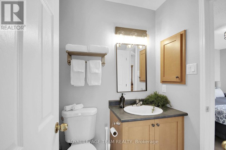 28988068/334-wiffen-private/westcliffe-estates/ottawa/ontario/K2H1G3_41