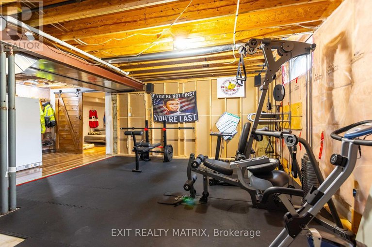 28414498/221-hillpark-high-street/mer-bleuebradley-estatesanderson-park/ottawa/ontario/K1W0B5_37