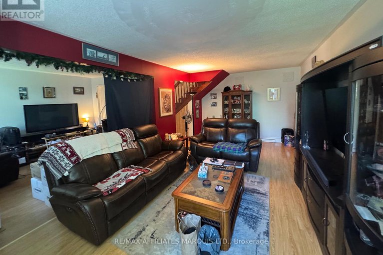 28637716/25-oak-street/lancaster/south-glengarry/ontario/K0C1N0_13