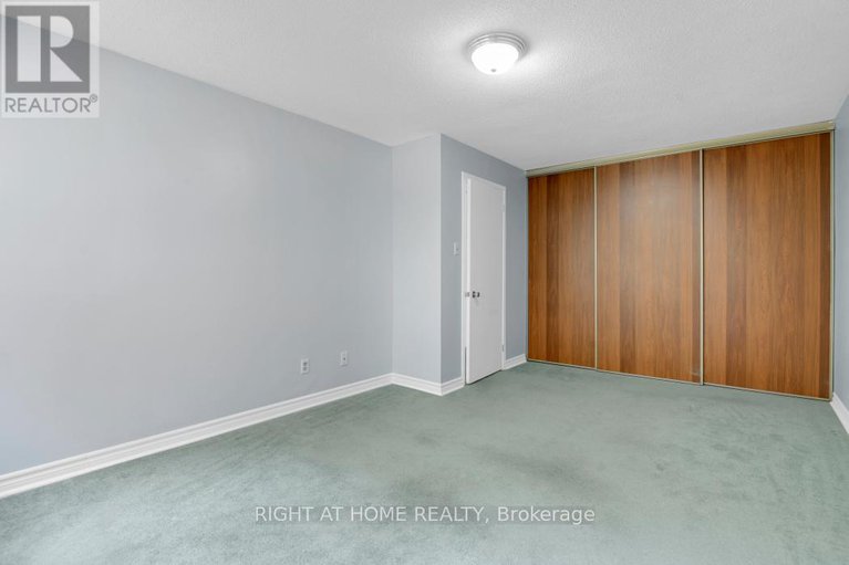 28616090/92-1913-stonehenge-crescent-s/pineview/ottawa/ontario/K1B4N7_20