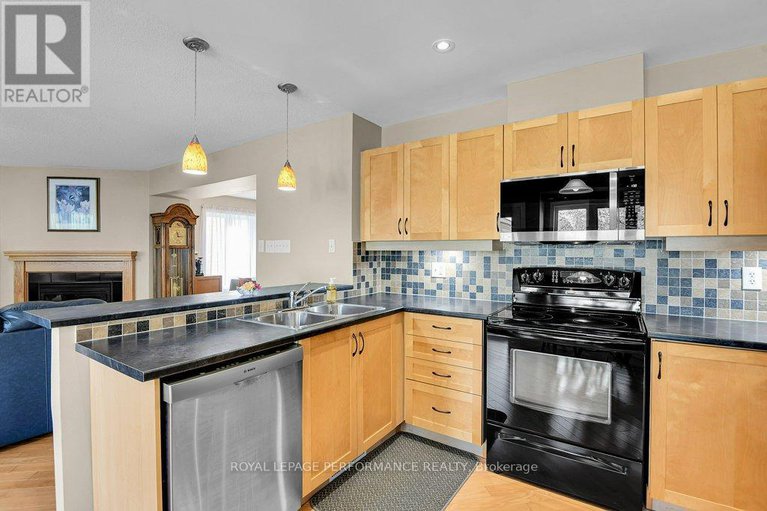 28983918/229-mistral-way/stittsville-north/ottawa/ontario/K2S0G7_15
