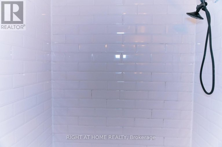 29448917/1516-2871-richmond-road/britannia-heights/ottawa/ontario/K2B8M5_11