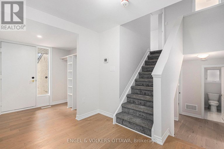 28939976/123-tripp-crescent/pheasant-run/ottawa/ontario/K2J1M5_2