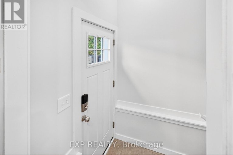 29121973/1103-frances-street/overbrookcastle-heights/ottawa/ontario/K1K3L6_22