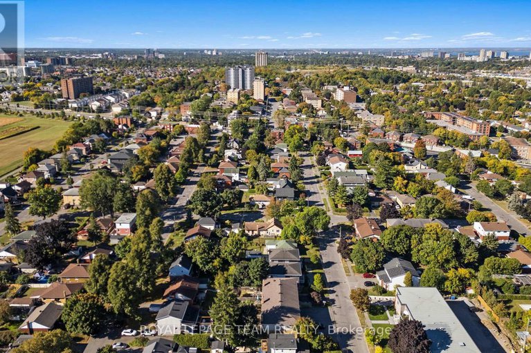 29068448/1308-summerville-avenue/carlington/ottawa/ontario/K1Z8G8_41