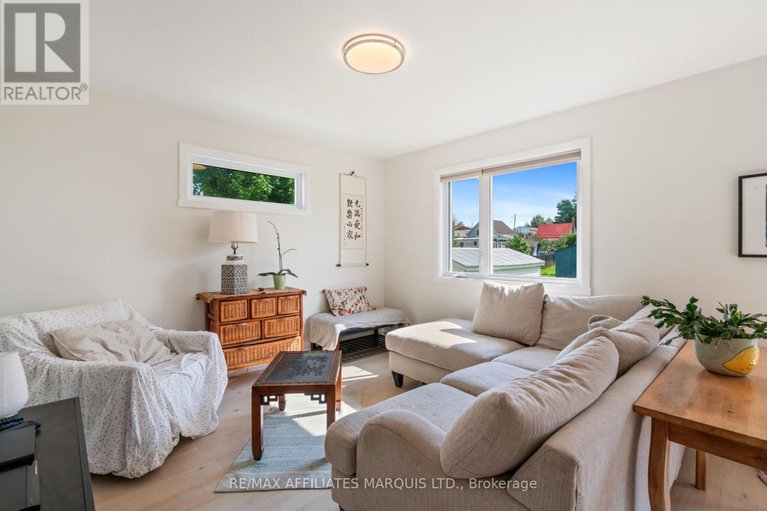 28982299/108-bishop-street-s/alexandria/north-glengarry/ontario/K0C1A0_9