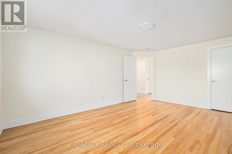 28516012/1030-maitland-avenue/braemar-park/ottawa/ontario/K2C2B6_19
